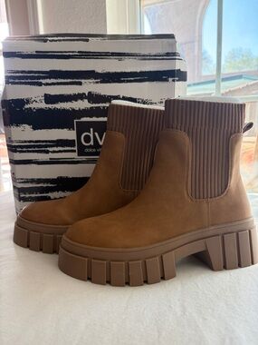 Dolce Vita Tan Chunky Lug Chelsea Booties
